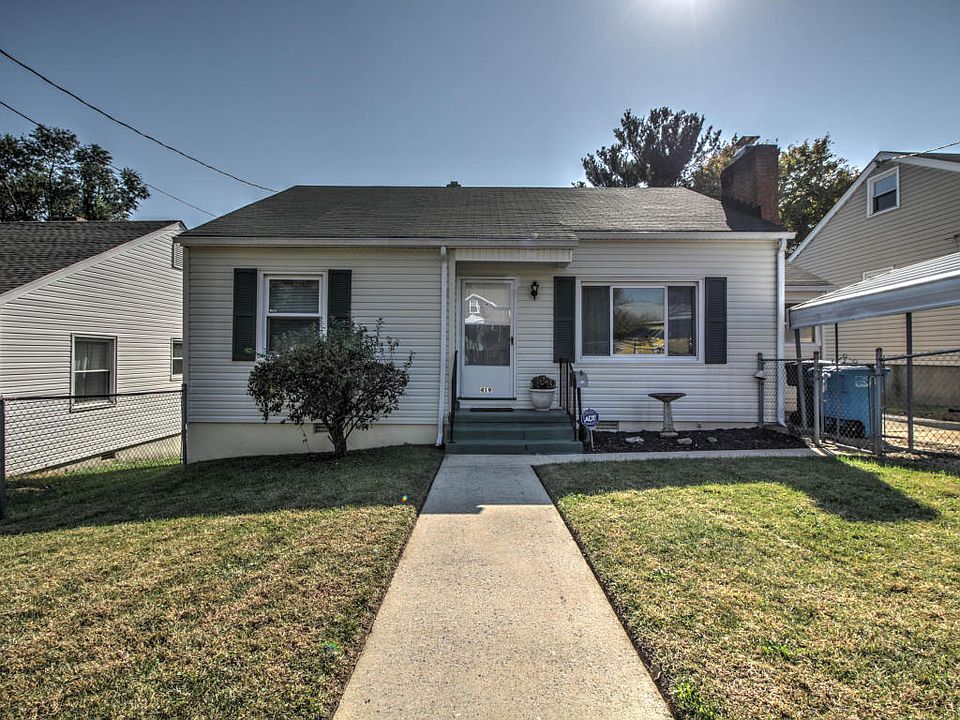 1st image of 419 Courtney Ave NE