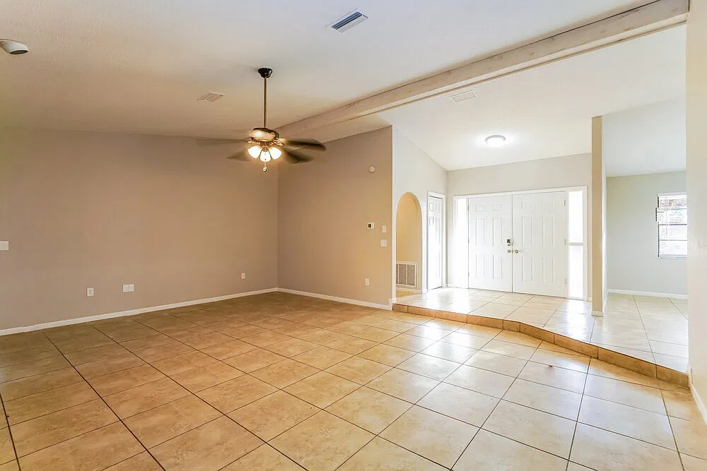 3 bed, 2.5 bath, 1894 sqft, $3,260 — Photo 3