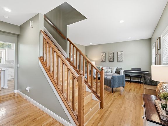 4th image of 8924 Steeplechase Way