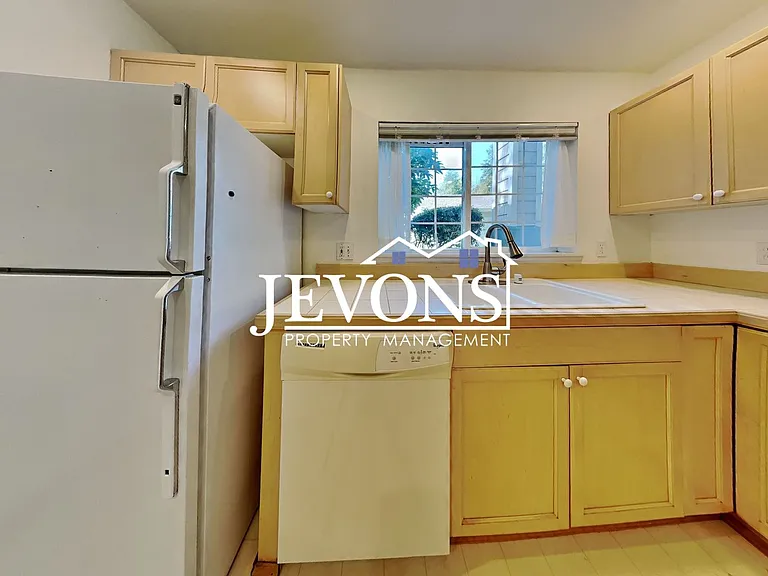 25235 SE Klahanie Blvd #P102 — Photo 2