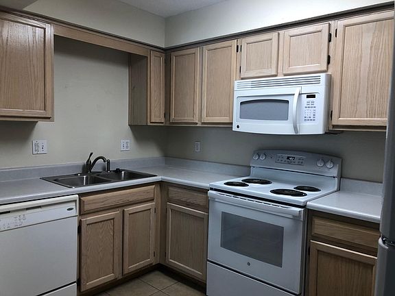 4th image of 4616 NE Whispering Winds Dr Unit 40