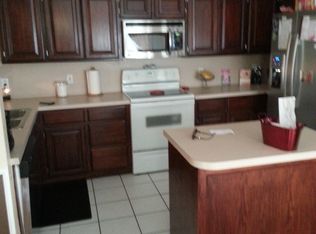 812 SE 38th St, Moore, OK 73160