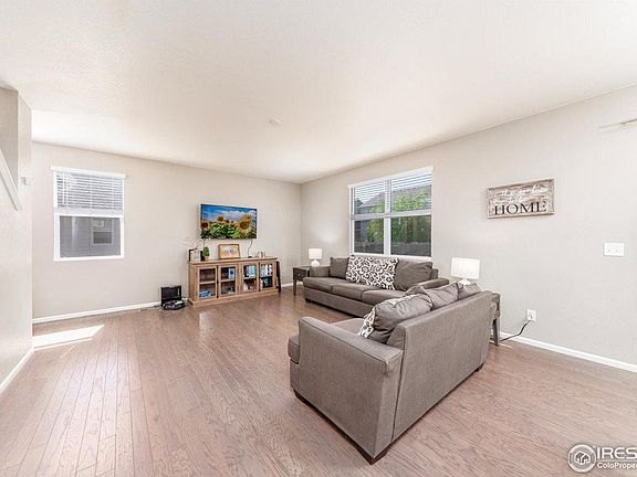 4th image of 823 Charlton Dr