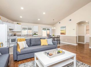 558 S Renn Ave, Fresno, CA 93727