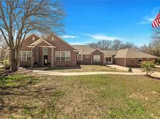 4320 Country Hill Rd, Fort Worth, TX 76140
