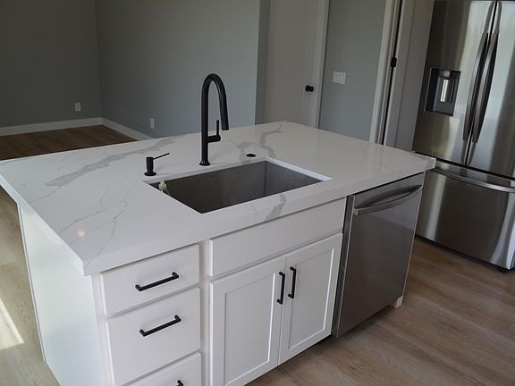 5th image of 9405 Lemon Ave