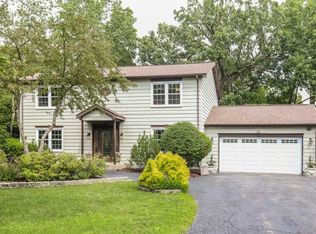 43 S Delany Rd, Gurnee, IL 60031