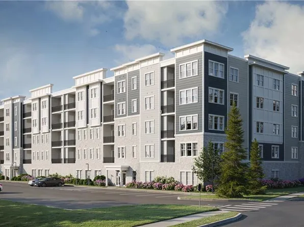 141 E Point Dr #201, East Providence, RI 02916