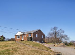 2392 Wharrey Dr, Sewickley, PA 15143