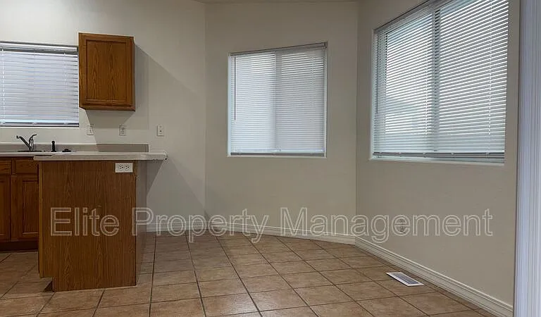 195 S Stardust Ct — Photo 13