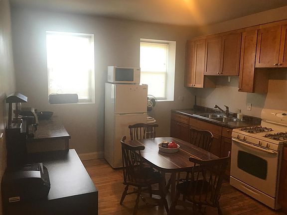 3rd image of 2135 S Western Ave #1R