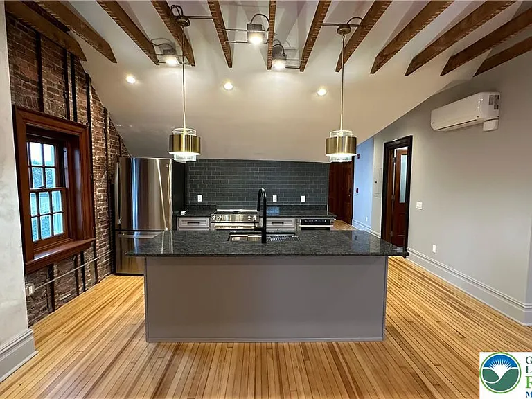 214 Spring Garden St #PENTHOUSE — Photo 10