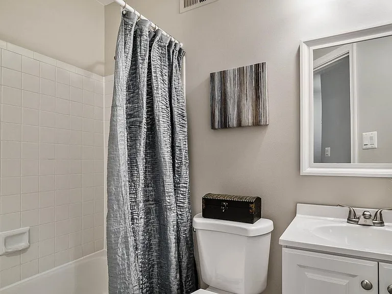 18728 Martins Landing Dr — Photo 18