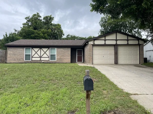 3718 French Wood Dr, Arlington, TX 76016