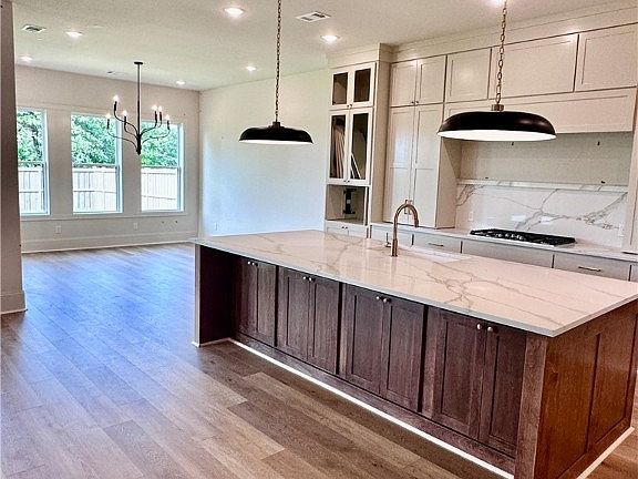 3rd image of 2152 Madden Cir