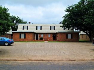 2404 W 16th St, Plainview, TX 79072