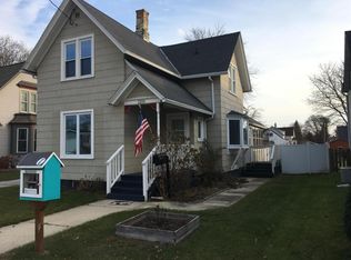 1215 S 12th St, Manitowoc, WI 54220