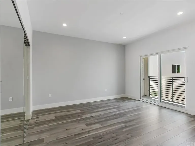 5008 Topanga Canyon Blvd — Photo 16