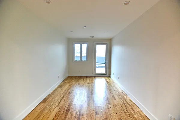 Rented by Makover Group Inc | media 7