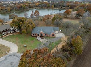 370 Pecan Crossing Ct, Gunter, TX 75058