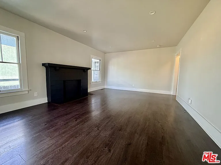 854 Serrano Pl — Photo 12