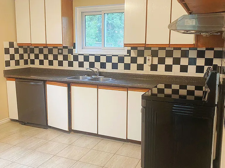 21 Kingslake Rd #1&2 — Photo 6