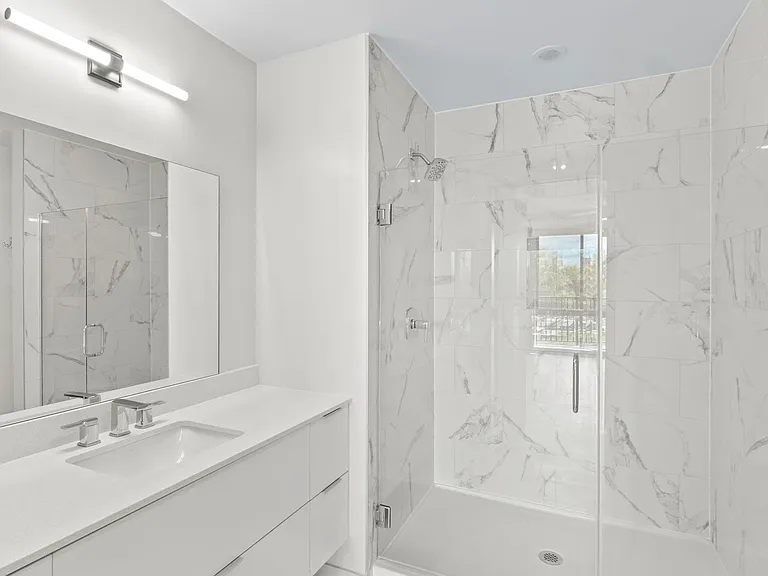 Premium finishes and large vanity