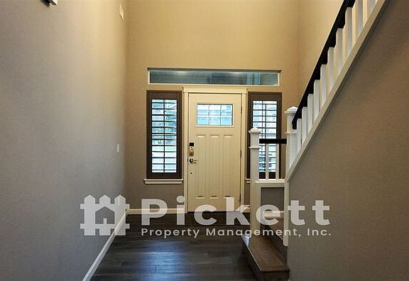 2nd image of 3915 Maritime Dr SW