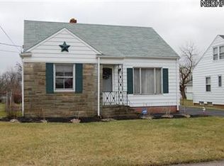 20640 Applegate Rd, Maple Heights, OH 44137