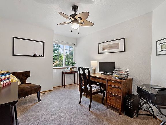 4th image of 3711 Entrada Dr NE