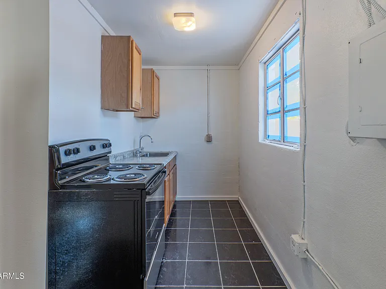 5946 W Myrtle Ave — Photo 6