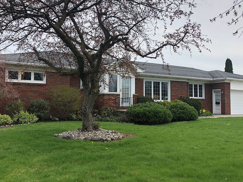 1st image of 131 Donna Lea Blvd