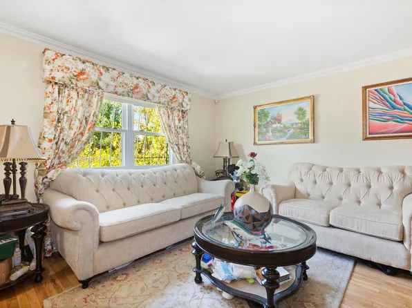 726 Saratoga Ave, Brooklyn, NY 11212