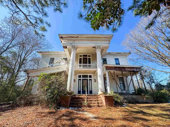 775 N Lake St, Waskom, TX 75692