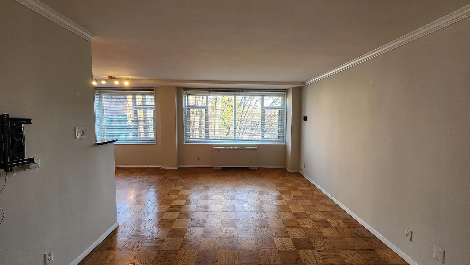 1545 18th St NW Unit 311 photo 1