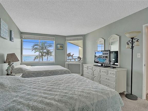 2nd image of 3600 Galt Ocean Dr APT 1E