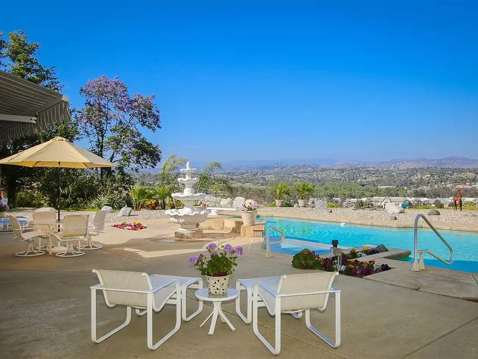 3426 Lomas Serenas Dr
