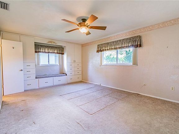 4th image of 1720 Harmony Dr