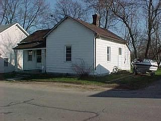 1st image of 113 E Pearl St