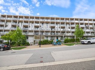 9888 University Cres #317, Burnaby, BC V5A 0E5
