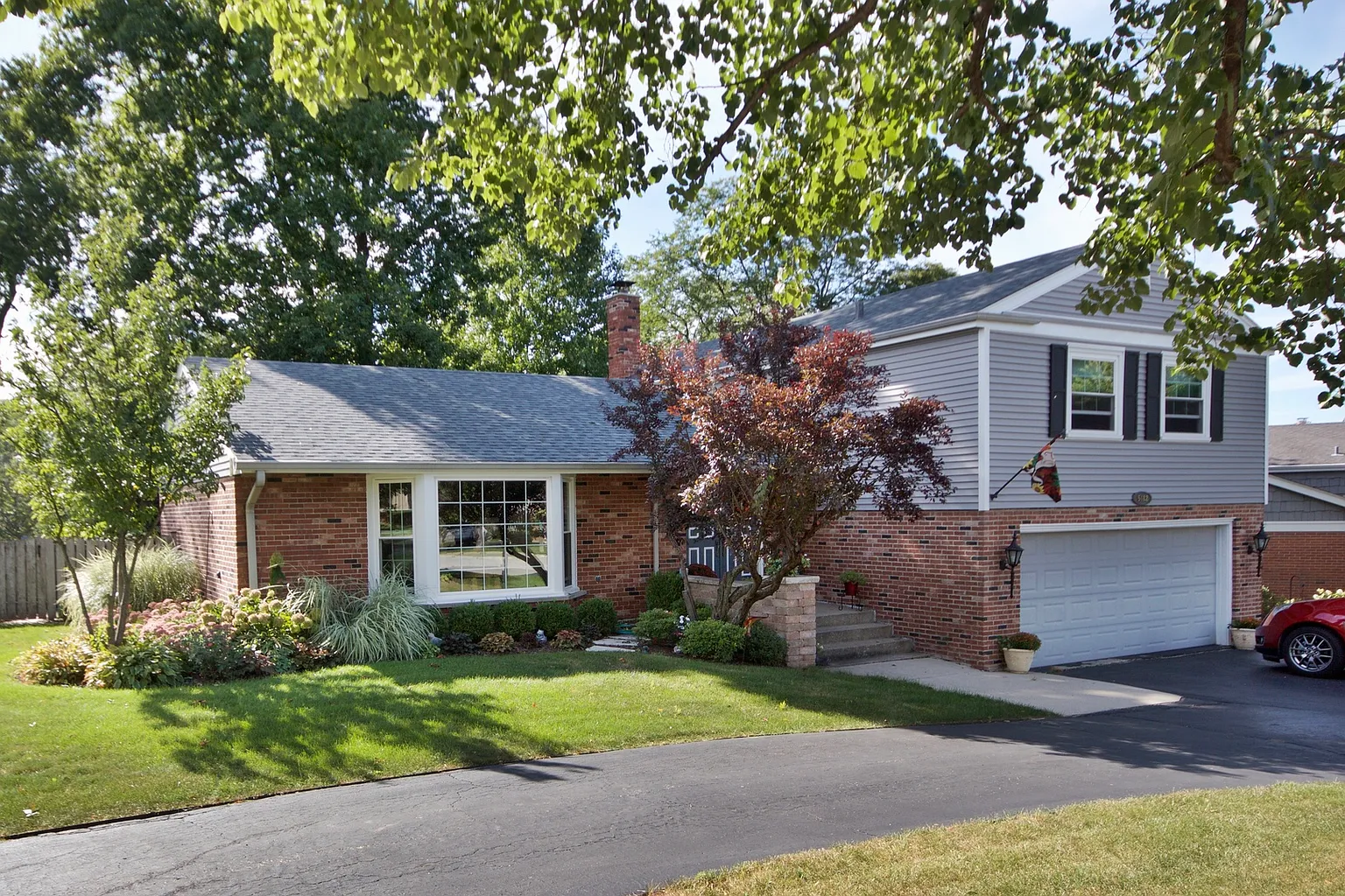 5612 Lawn Dr photo 1