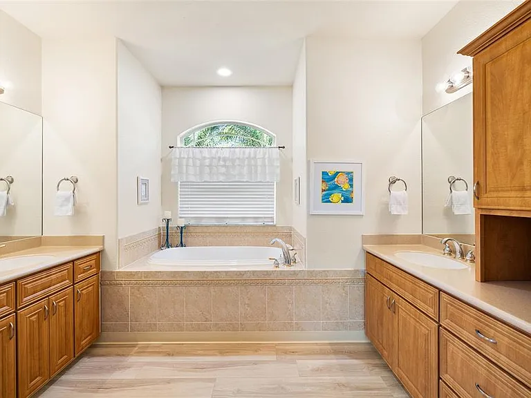 3730 Crandon Rd — Photo 24