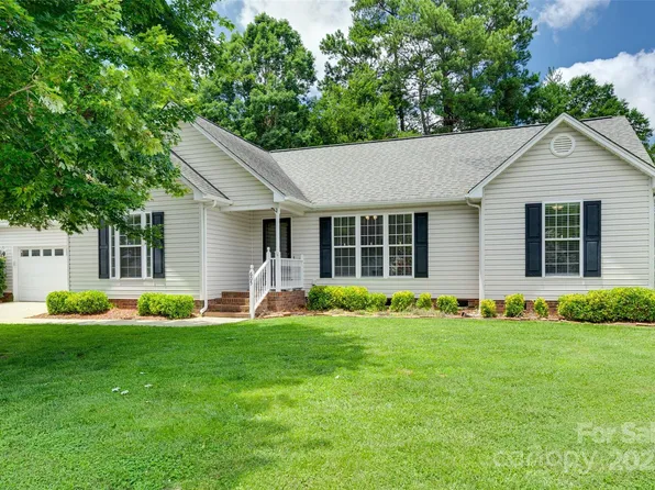 605 Summey Farm Dr, Dallas, NC 28034