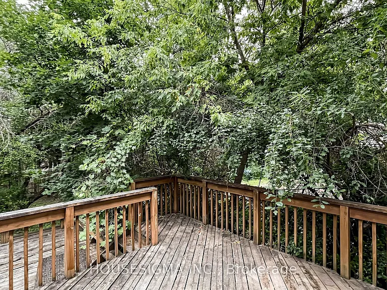 126 Woodward Ave — Photo 18