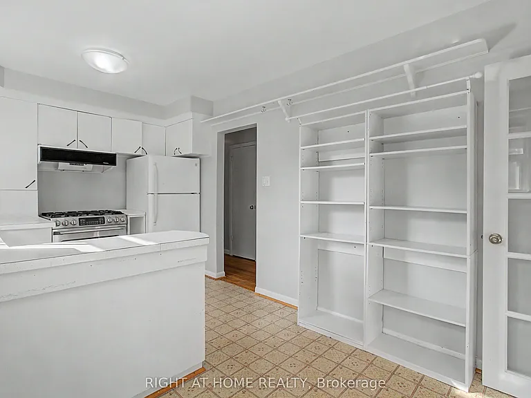 426 Seaton Dr #UPPER — Photo 5