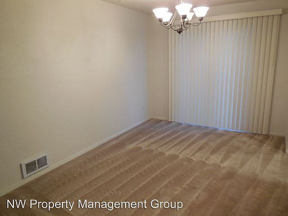 3rd image of 10528 55th Ave NE