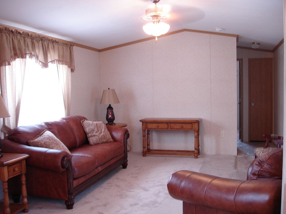 2nd image of 15 Bowen Ave