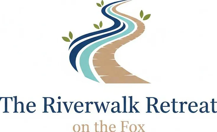 The Riverwalk Retreat on the Fox - Waterfront Vacation Rental in — Photo 3