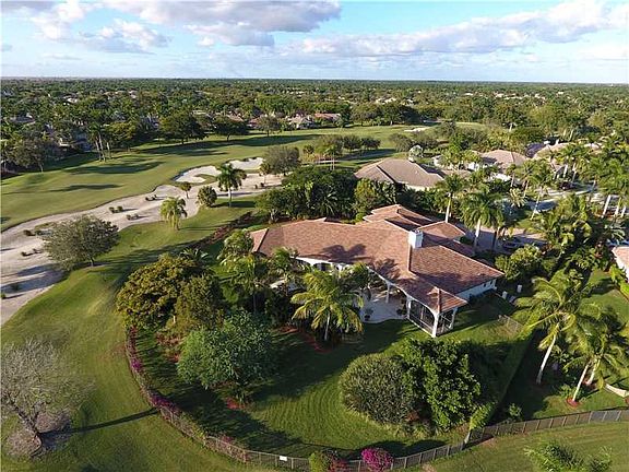 2nd image of 2550 Royal Palm Way