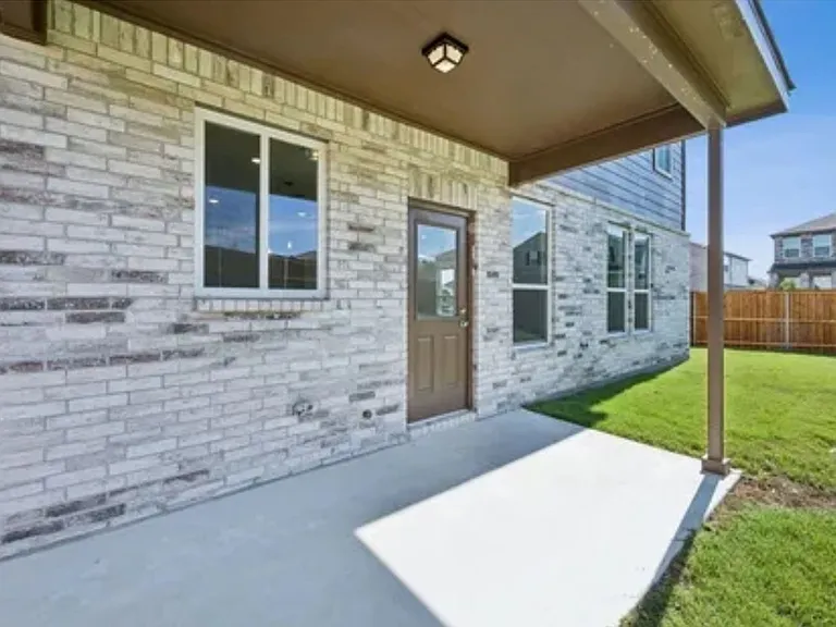 701 Union Dr — Photo 10